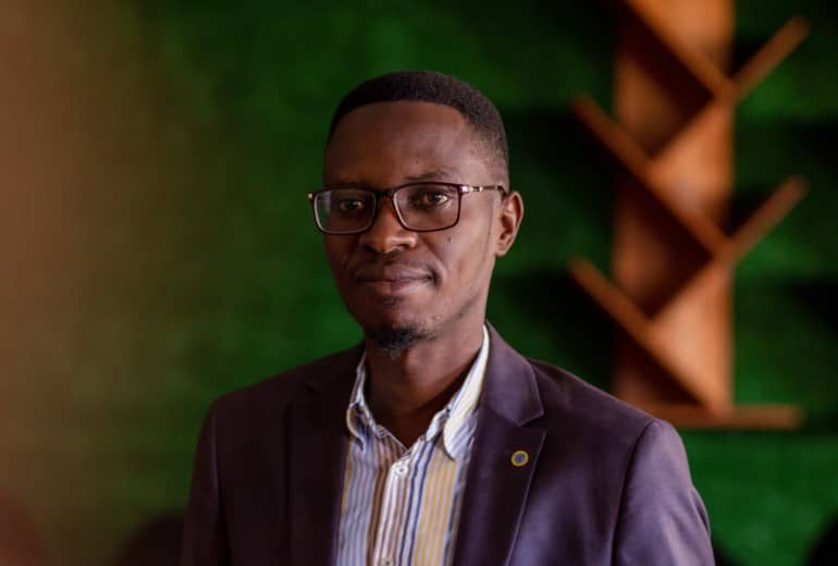 Quand l&rsquo;Excellence Sportive Inspire : Jean-Luc KAPEND, Une Trajectoire Célébrée à Lubumbashi