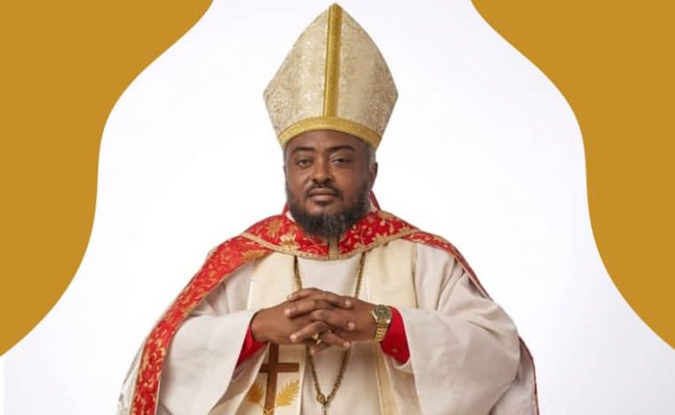 À Cœur Ouvert : Monseigneur Joseph KAZAKA WAZUMA et la Constitution de la RDC — Améliorer Pour Mieux Servir l’État et le Peuple